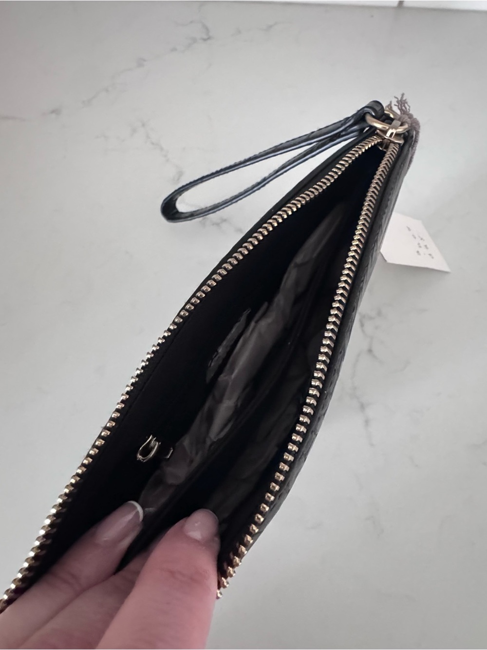 NWT Black Faux Croc-Embossed Oval Wristlet Clutch - Picture 8 of 8